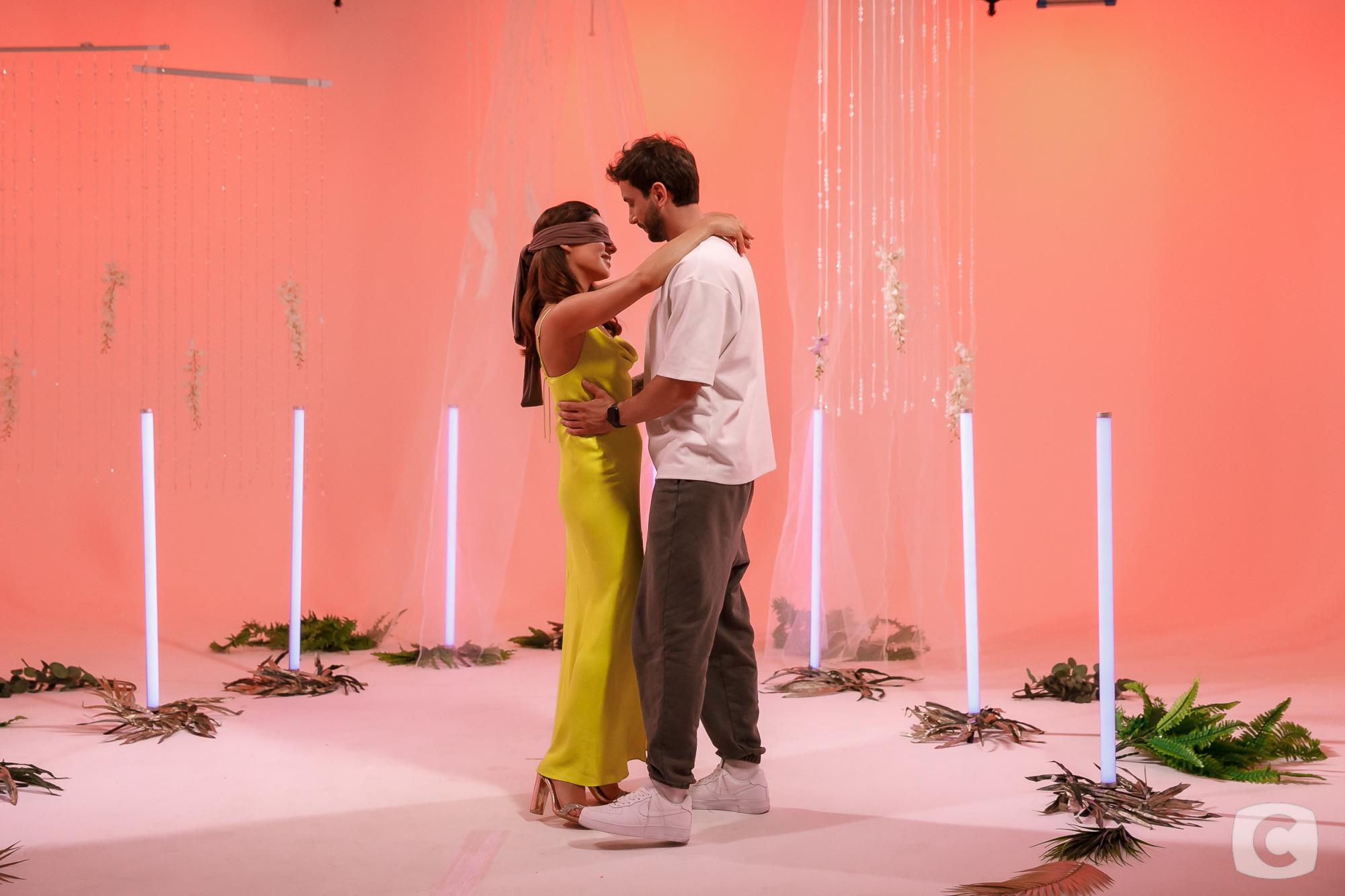 Екстремальне побачення, роздягнені чоловіки і сльози: які сюрпризи очікуються у другому випуску "Холостячки 2"